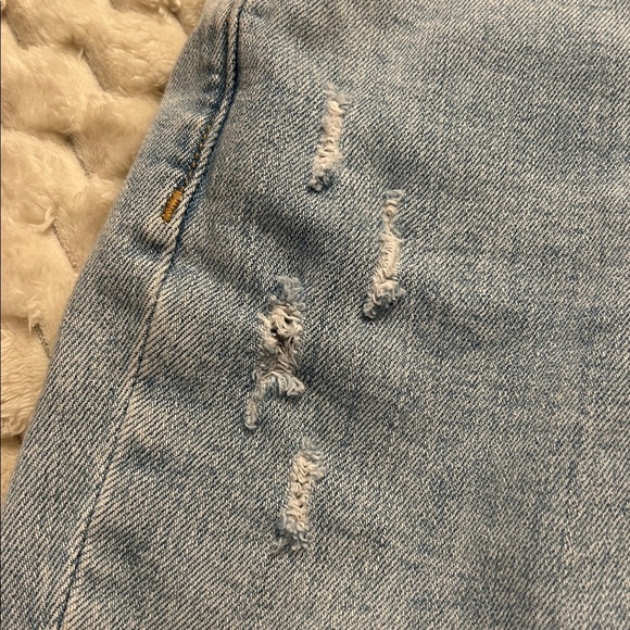 Old Navy Distressed Denim Shorts - Picture 3 of 6